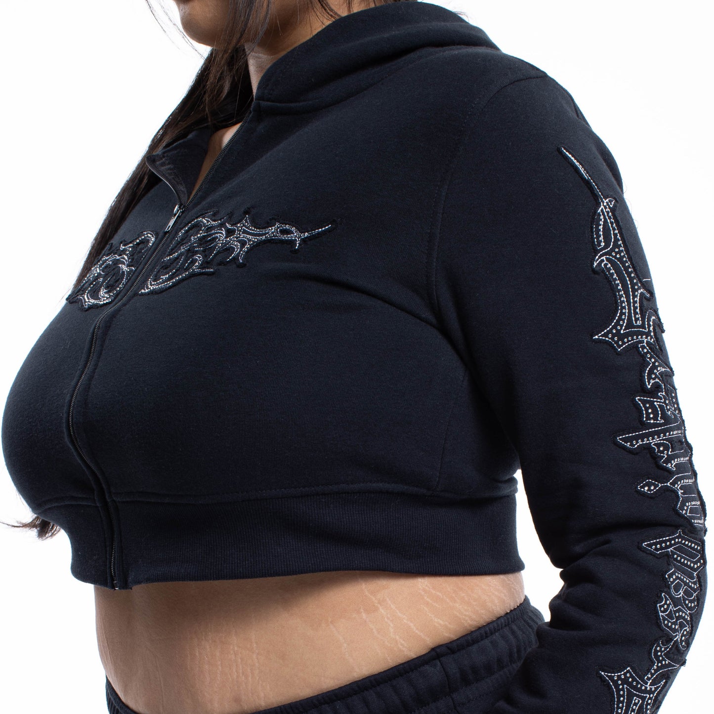 Chaqueta con cremallera y diamantes de imitación negros de Sad Girlz